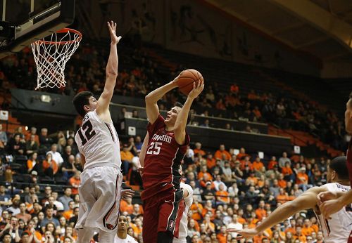  字母哥闪耀全明星！狂砍35+7+4率队取胜，蝉联MVP呼声高涨  